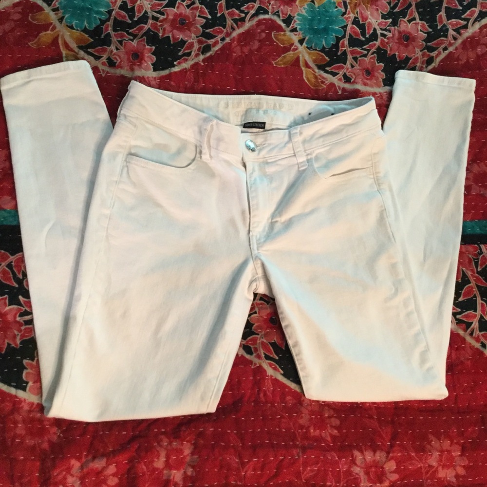 EUC AEO White Jean Jeggings SZ 8 (B-46)